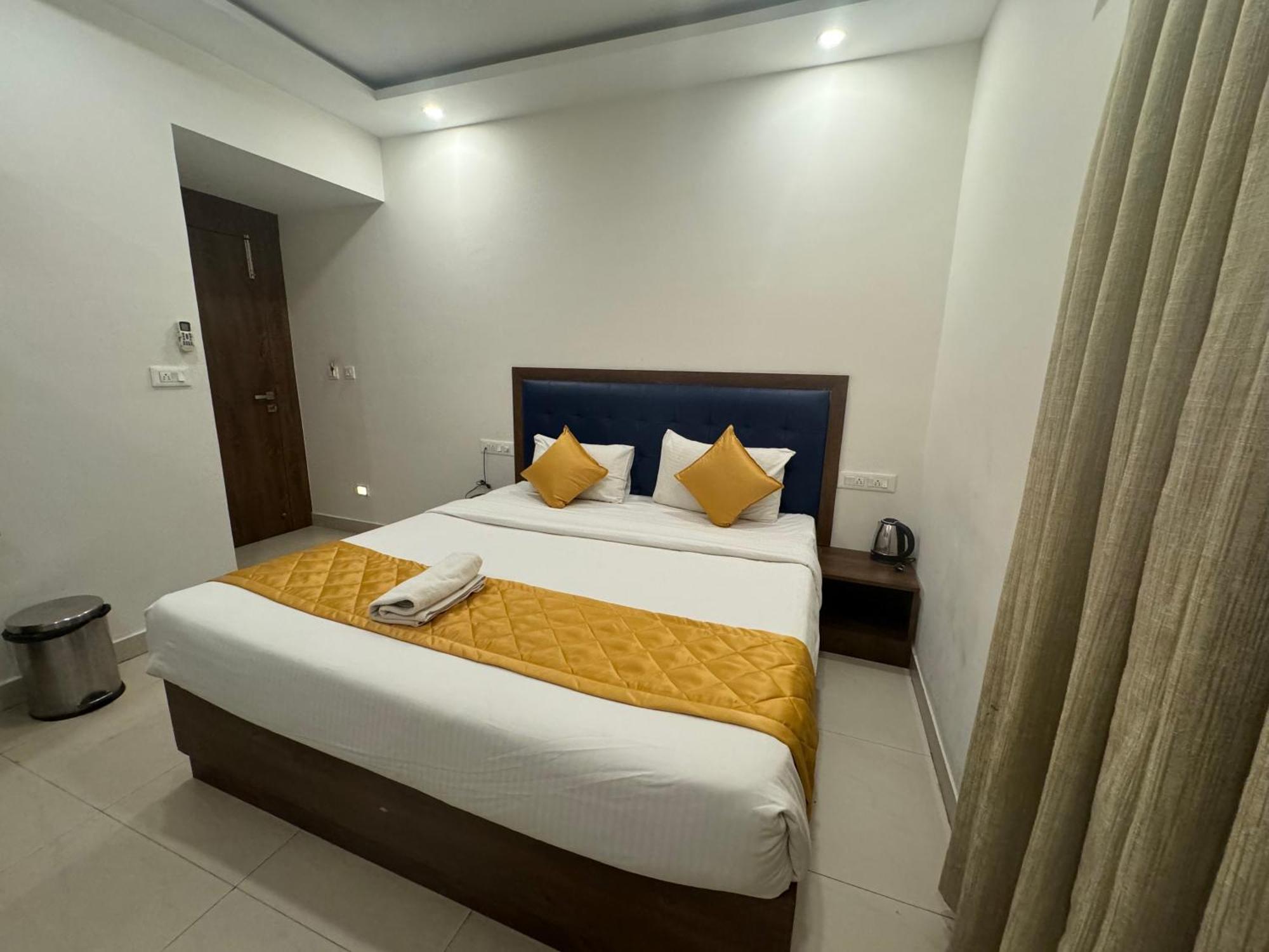 فندق Jn Guestline دافانهالي المظهر الخارجي الصورة